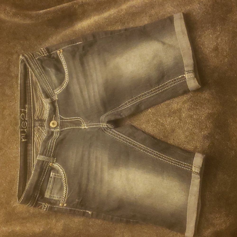 Women's  Rue 21 long bluesman shorts size 7/8 R